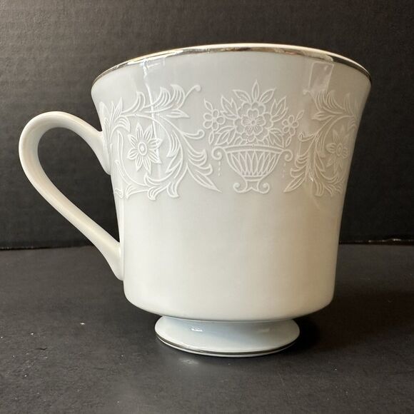 CROWN VICTORIA Lovelace 1 Footed Cup White w/Flowers & Urns White Background - Picture 3 of 10